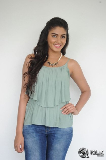 Sana-Maqbool-at-Dikkulu-Choodaku-Ramayya-Press-Meet